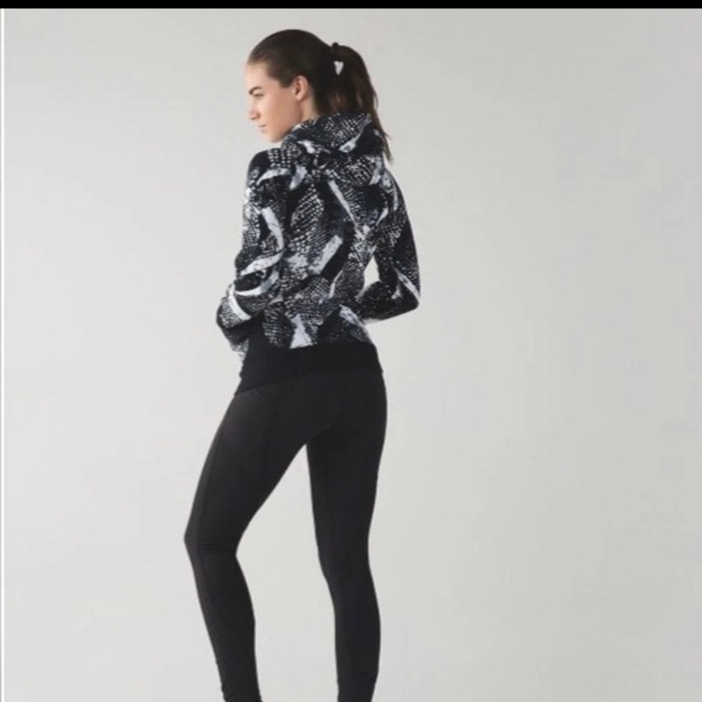 Lululemon scuba hoodie static mist, size 12.